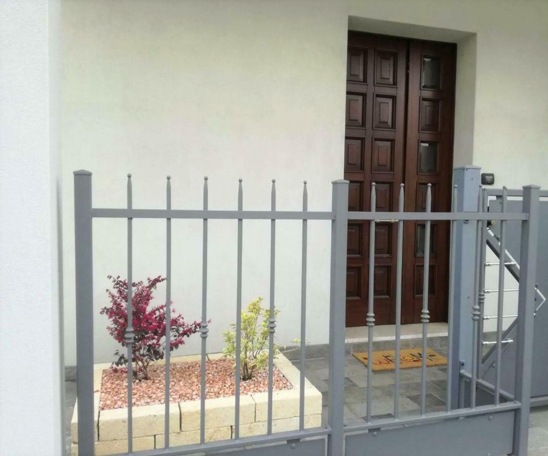 דירות מסטרה Casa Lory מראה חיצוני תמונה